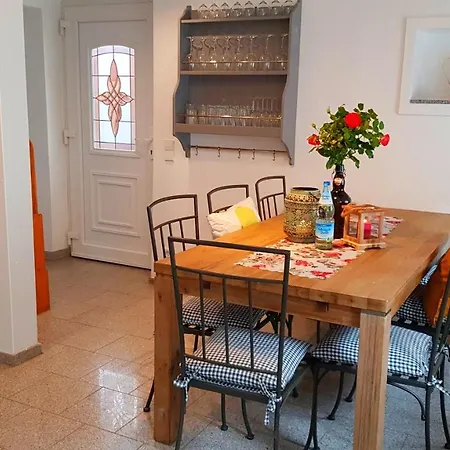 Ferienhaus Ahr-Rose - Doppelhaus Fuer Bis Zu 14 Pers Im Ahrtal - Traumferienhaeuser-Eifel